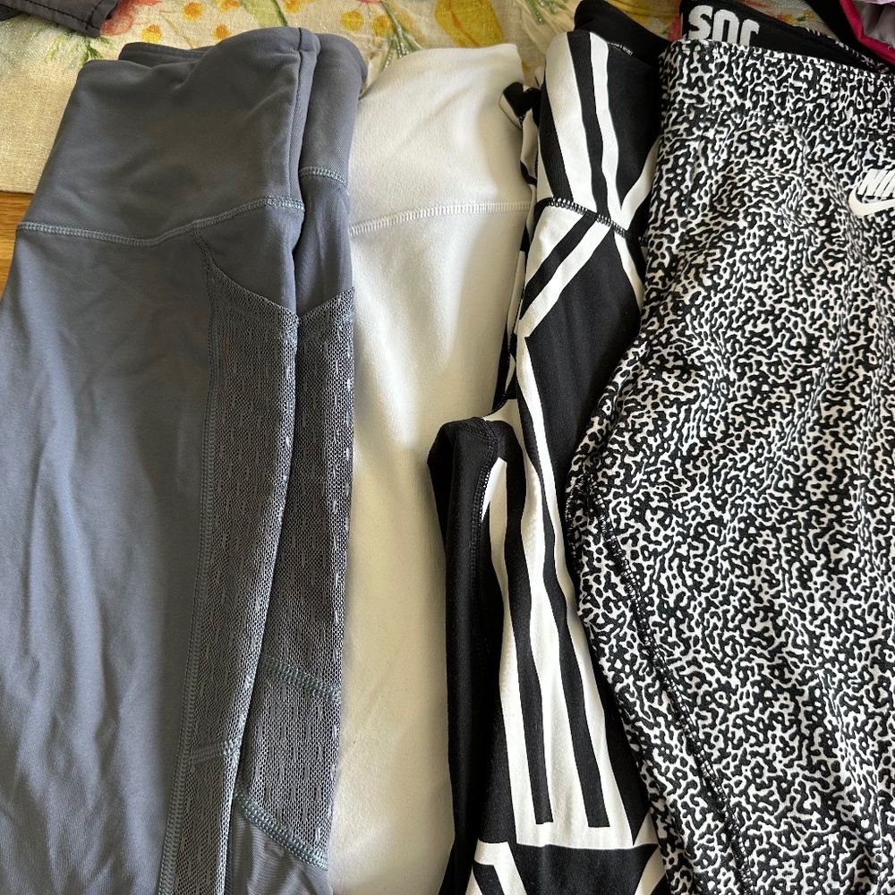 Lot of 4 leggings
